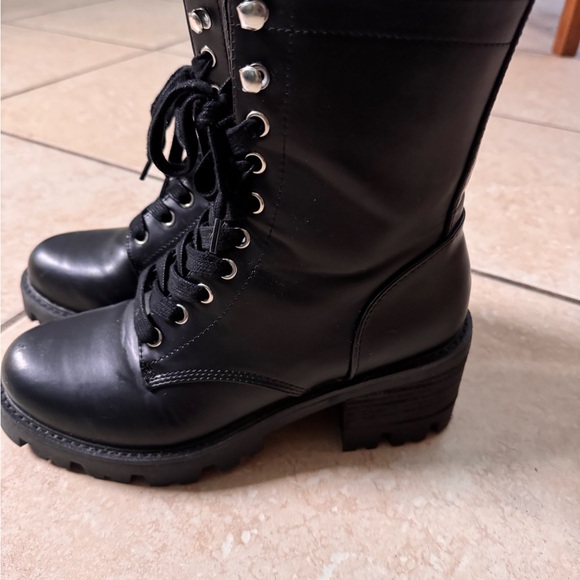 2 pairs Boot Bundle ( from Macy) size 8 - Picture 3 of 7